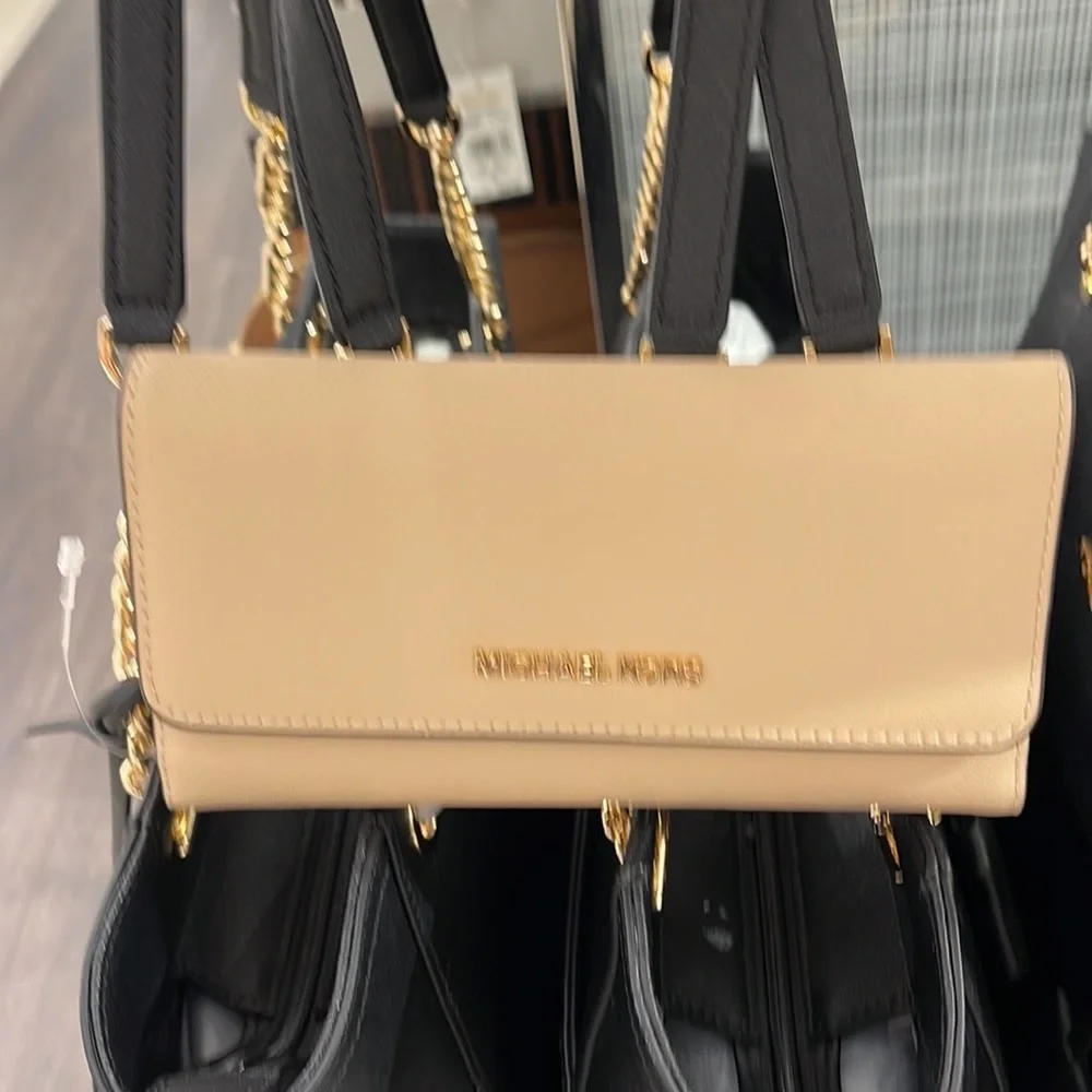 MICHAEL KORS JET SET TRAVEL LARGE TRIFOLD WALLET BUFF COLOR